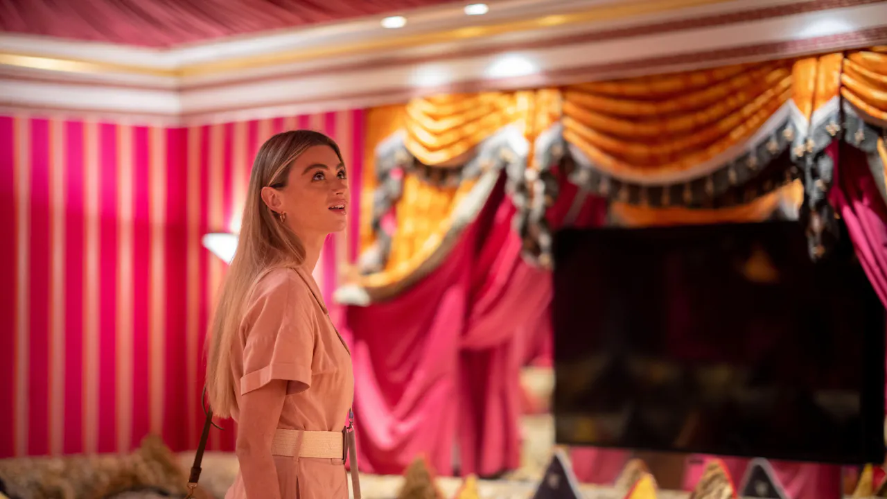 Inside Burj Al Arab Tour with Gold Cappuccino at UMA Lounge