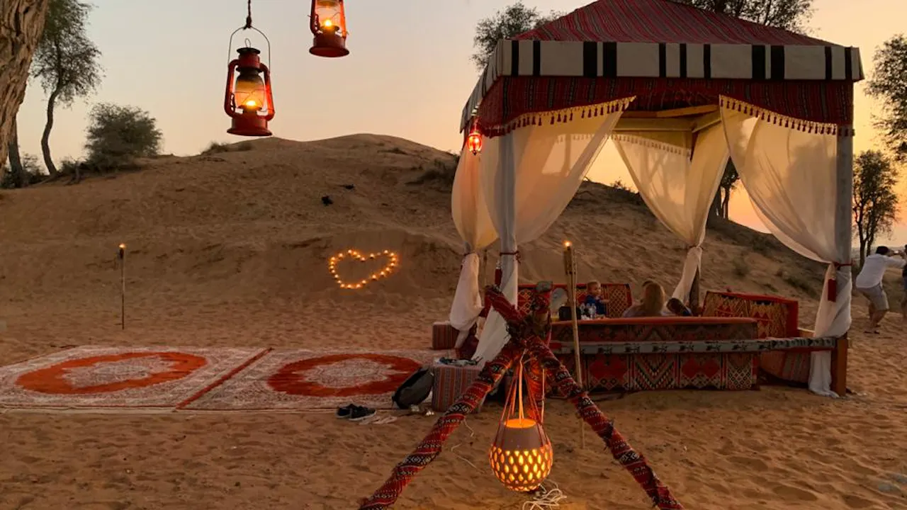 Romantic Dune Dinner Abu Dhabi