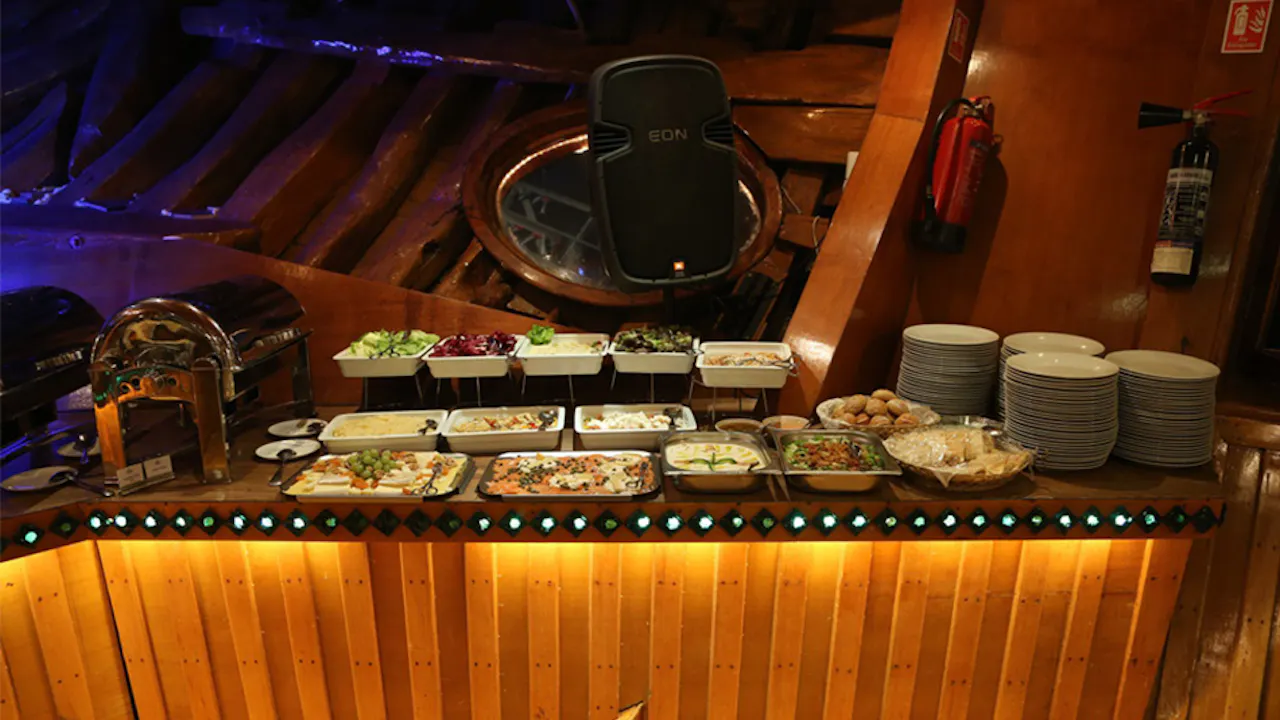 Dhow Dinner Cruise Abu Dhabi