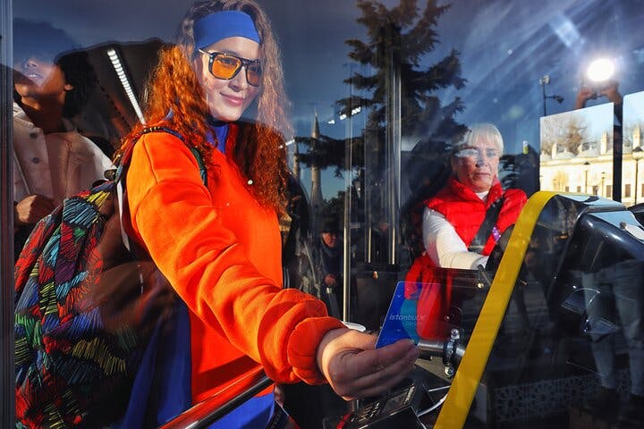 Hop-On Hop-Off Bus Tour of Istanbul with Commentary: 1-Day Tour Discount