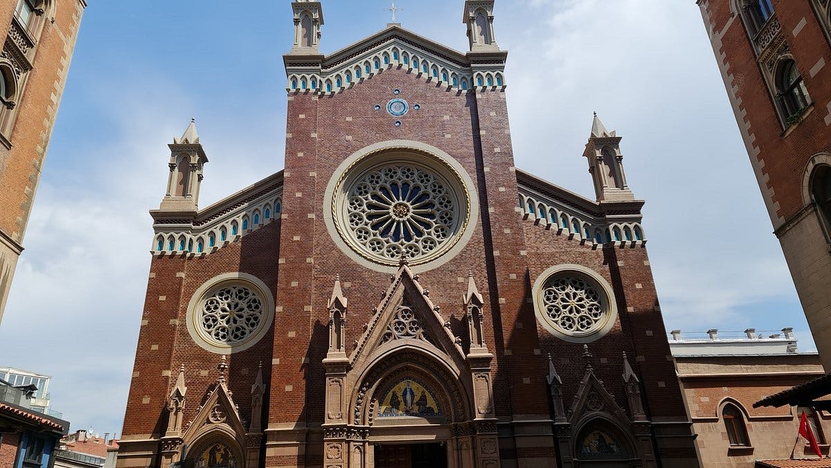 Hop-On Hop-Off Bus Tour of Istanbul with Commentary: 1-Day Tour Ticket