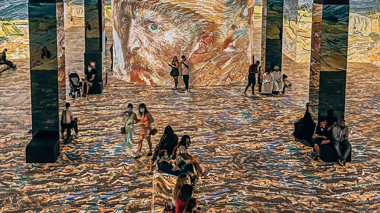 Burj Khalifa observation deck + Infinity des Lumieres Tour Ticket