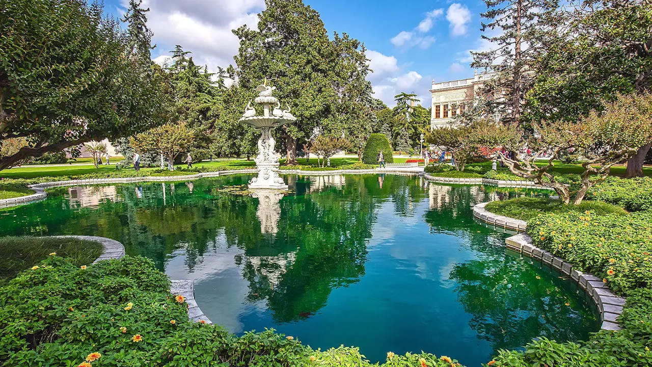 Dolmabahçe Palace Tour with Hotel Pick-up Location
