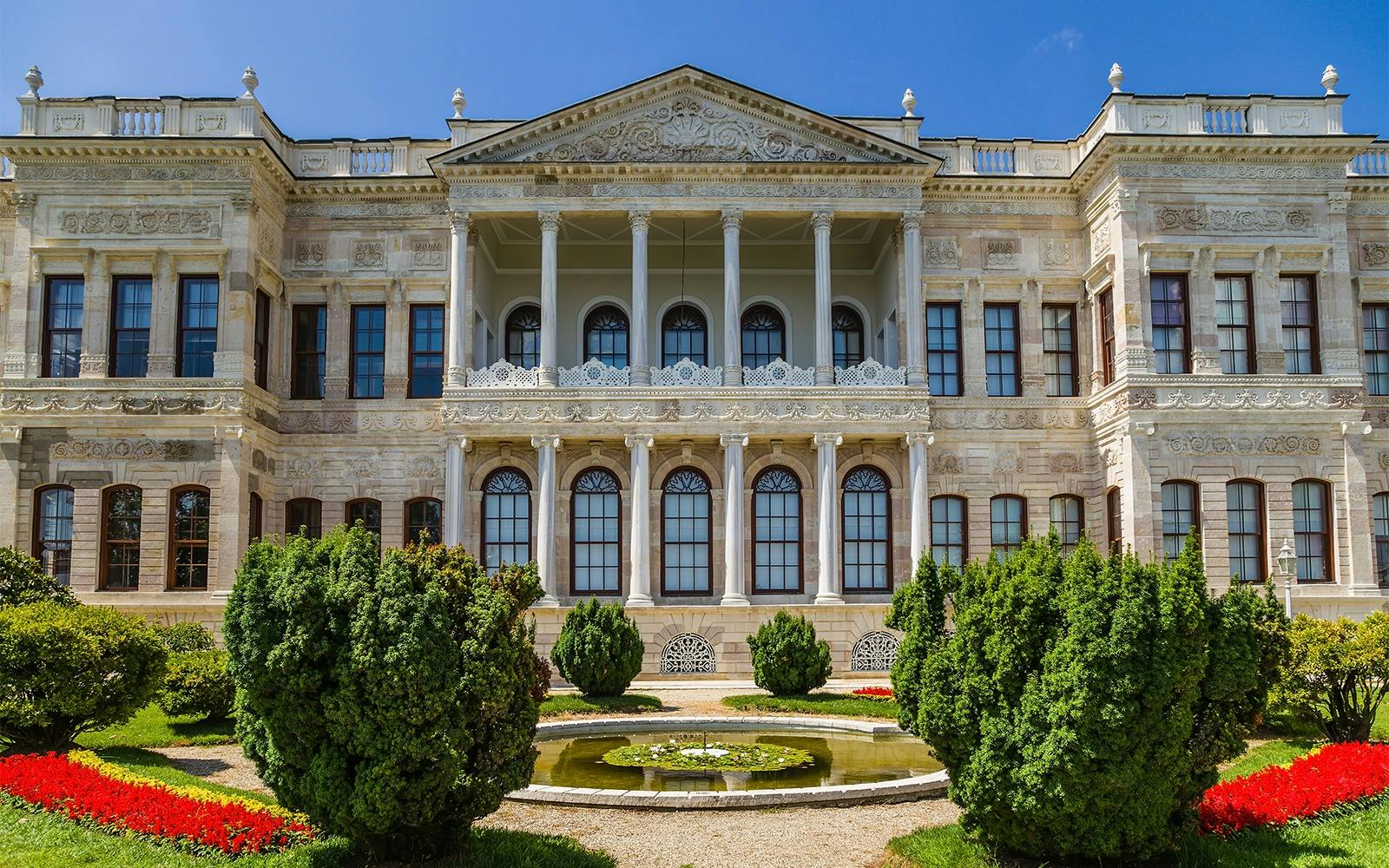 Dolmabahce Palace Tour with Skip-the-Line Ticket and Audio Category