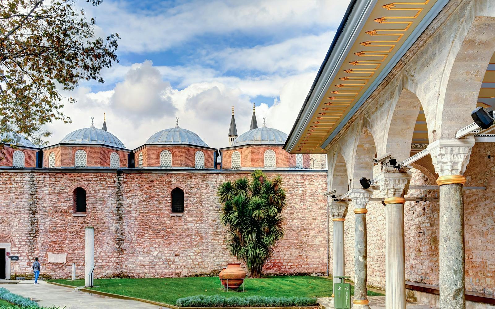 Dolmabahce Palace Tour with Skip-the-Line Ticket and Audio Thrillark