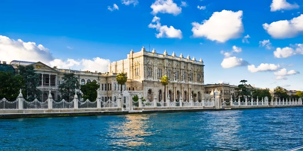 Dolmabahçe Palace and Topkapı Palace Tour Location
