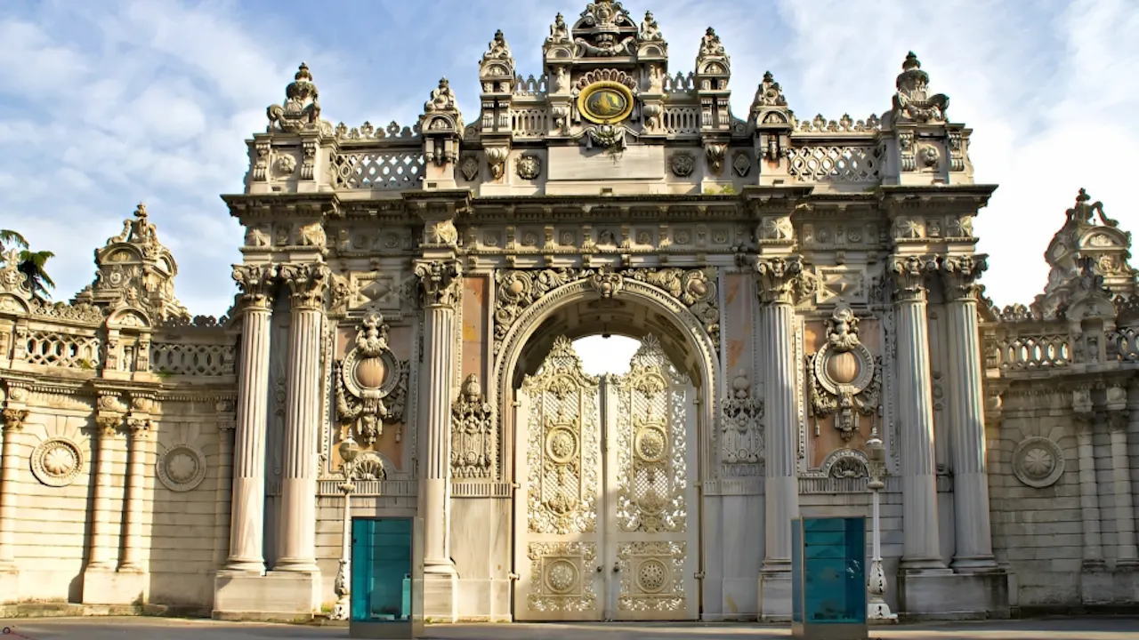 Dolmabahçe Palace and Topkapı Palace Tour Discount