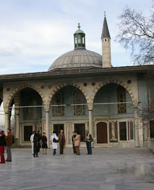 Byzantine and Ottoman Relics Tour with Topkapı Palace Ticket and Lunch