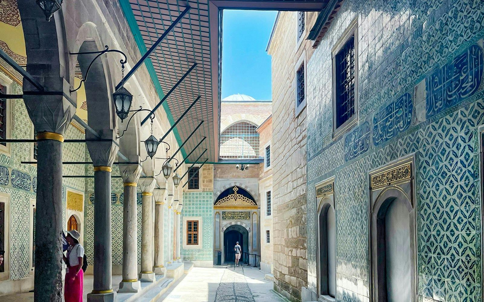 Harem Topkapi Palace Tour with a Historian Guide 