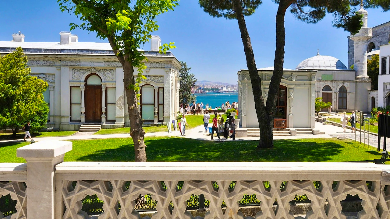 Harem Topkapi Palace Tour with a Historian Guide Price
