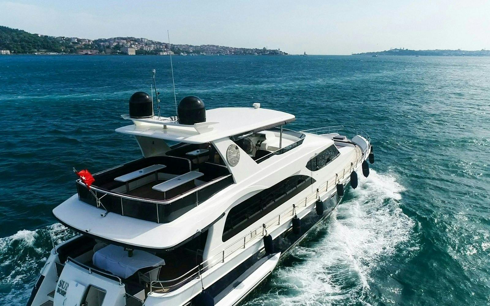 Evening Sunset Cruise on a Luxury Yacht in Istanbul Discount
