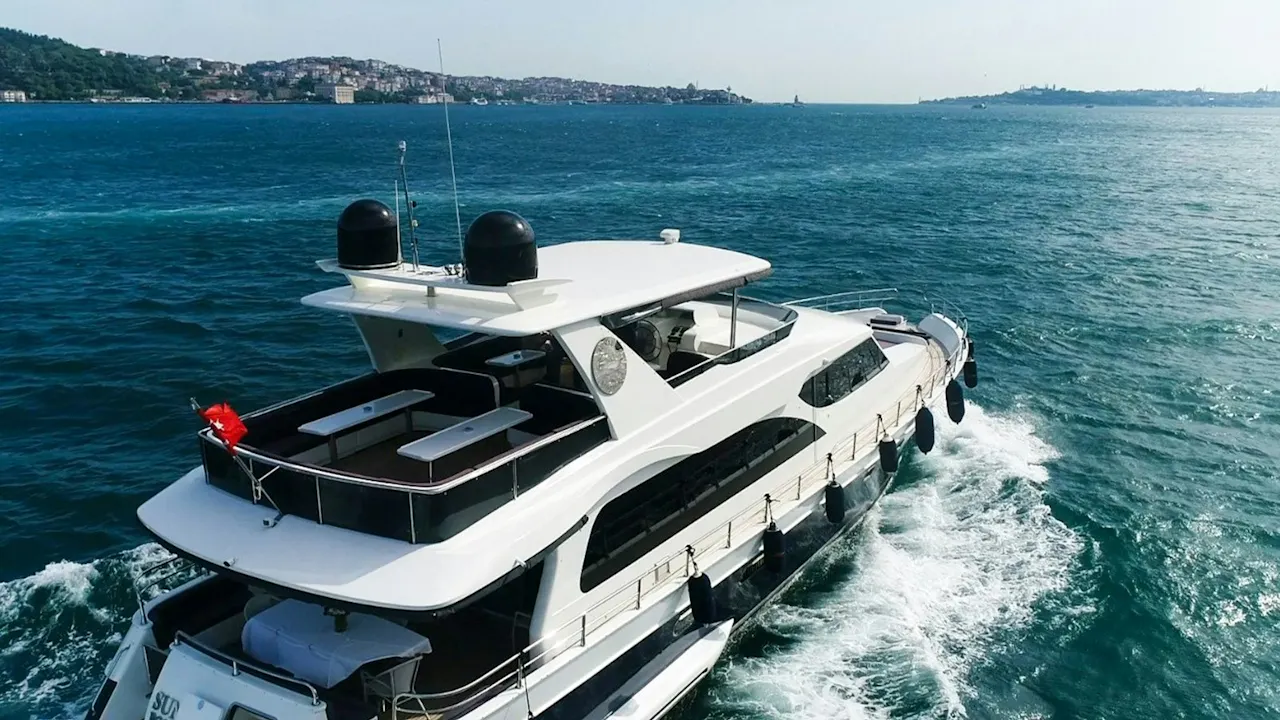 Evening Sunset Cruise on a Luxury Yacht in Istanbul Discount