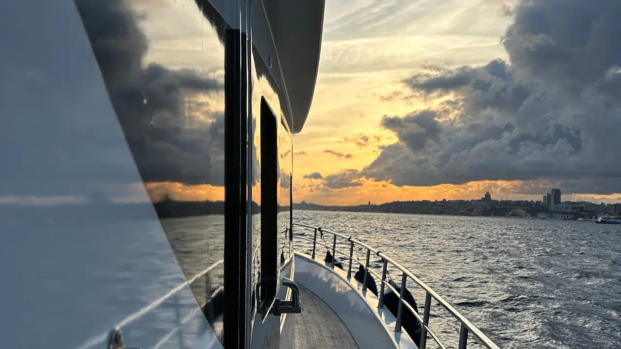 Evening Sunset Cruise on a Luxury Yacht in Istanbul