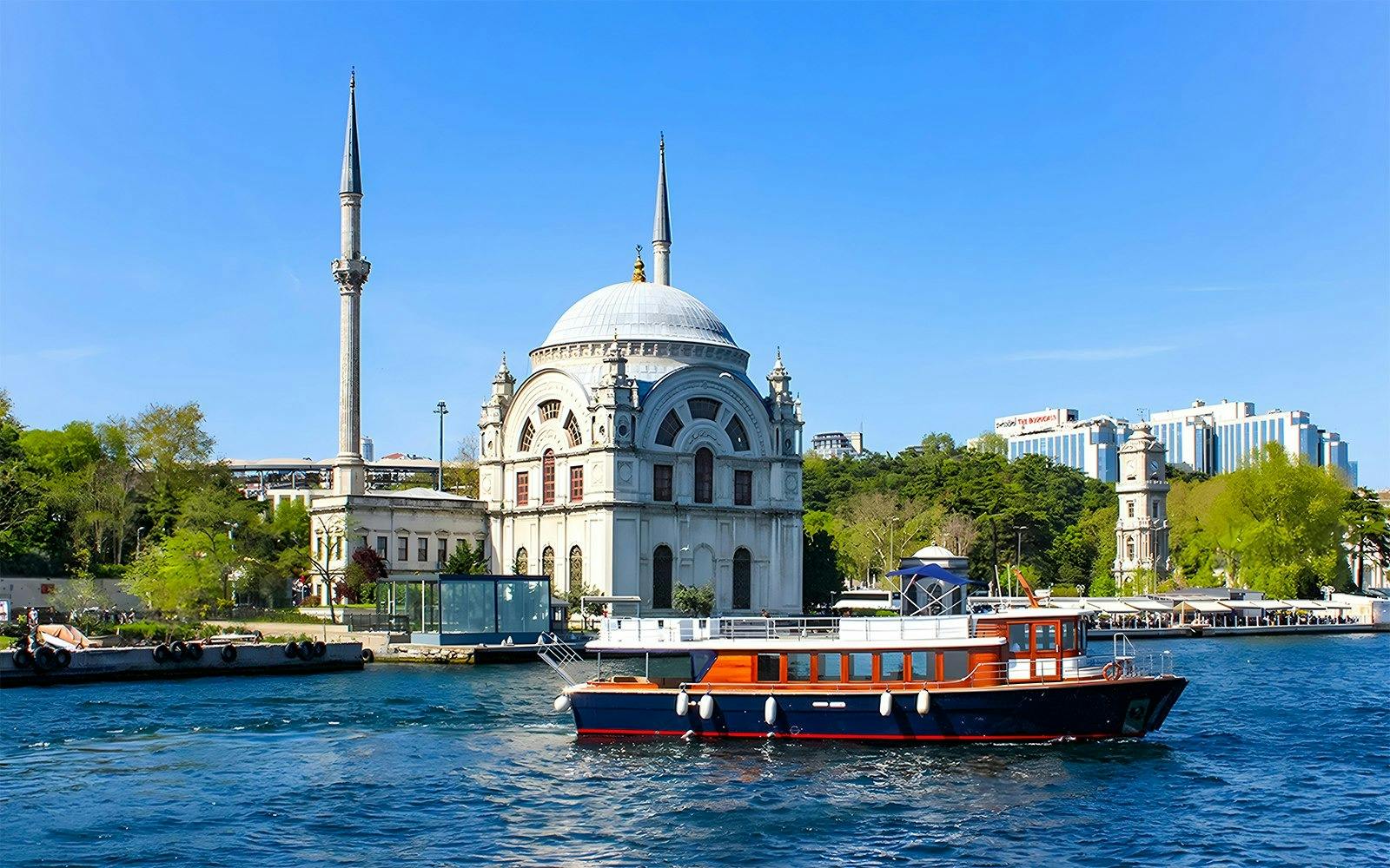 Golden Horn Tour and Bosphorus Cruise with Audio Guide 