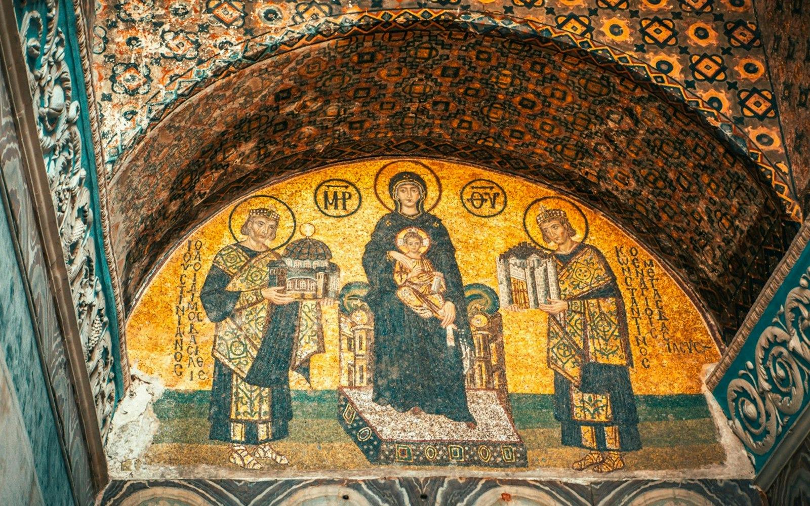 Istanbul VIP Combo (Hagia Sophia, Topkapi Palace and Basilica Cistern) Discount