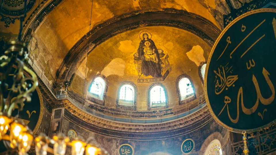 Istanbul VIP Tour Combo : Hagia Sophia, Topkapi Palace and Basilica Cistern Location