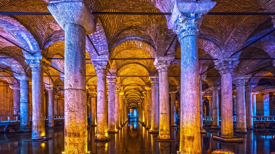 Istanbul VIP Tour Combo : Hagia Sophia, Topkapi Palace and Basilica Cistern Ticket