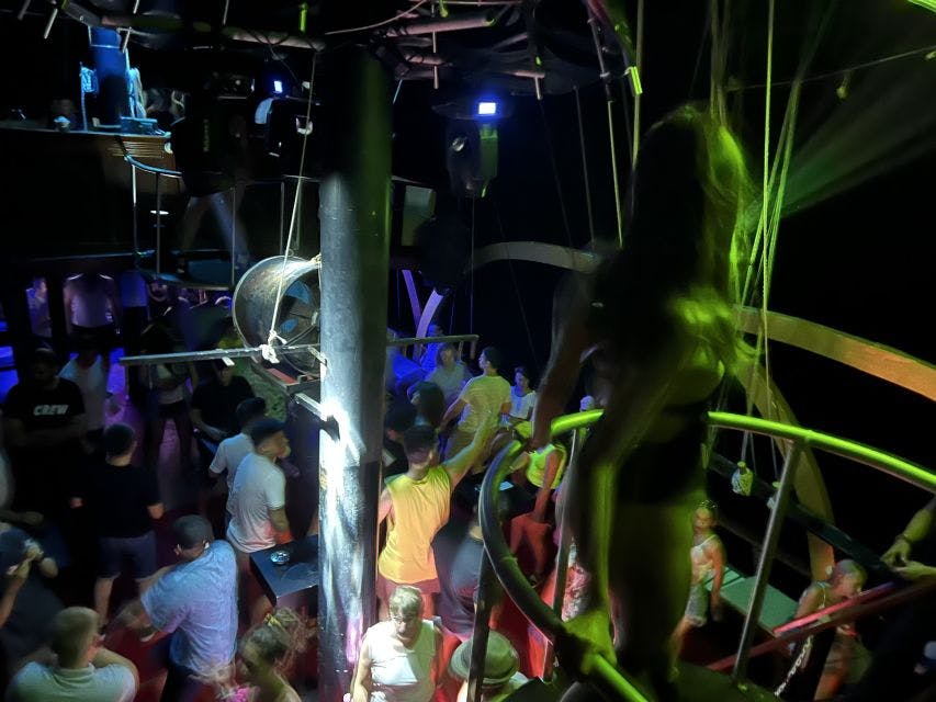 Entry to Niks Club Kemer with DJ Boat Trip Discount