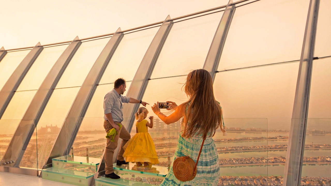 The View At the Palm- Lounge Access