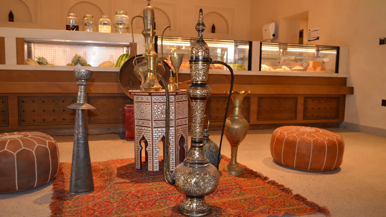 Meet The Locals - Old Dubai Tour with Cultural Lunch Discount