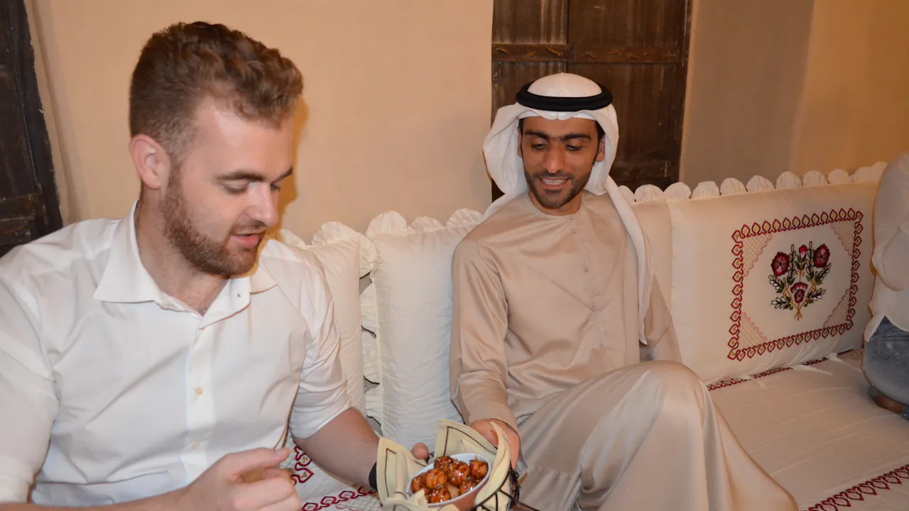 Meet The Locals - Old Dubai Tour with Cultural Lunch