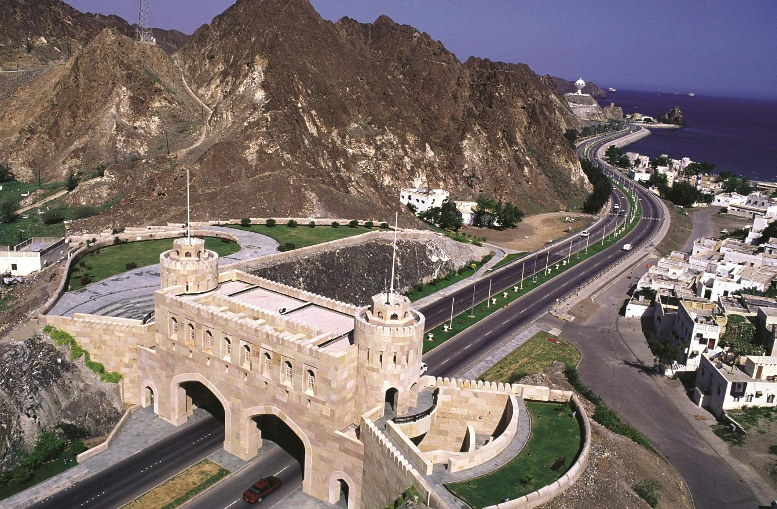 Full-Day 4x4 Jebel Akhdar Tour From Muscat With Lunch 