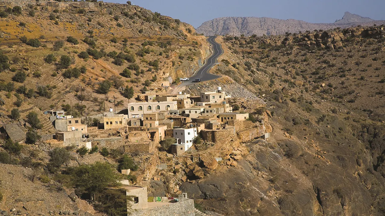 Full-Day 4x4 Jebel Akhdar Tour From Muscat With Lunch