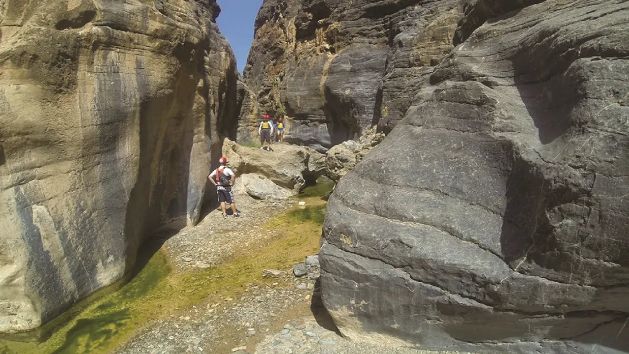 Full-Day 4x4 Wadi Bani Awf & Snake Gorge Tour From Muscat Discount