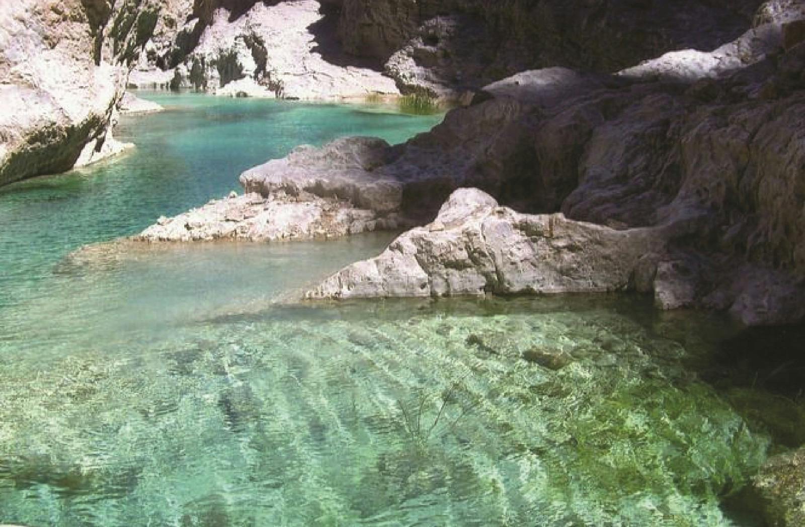 Full-Day 4x4 Wadi Bani Awf & Snake Gorge Tour From Muscat 