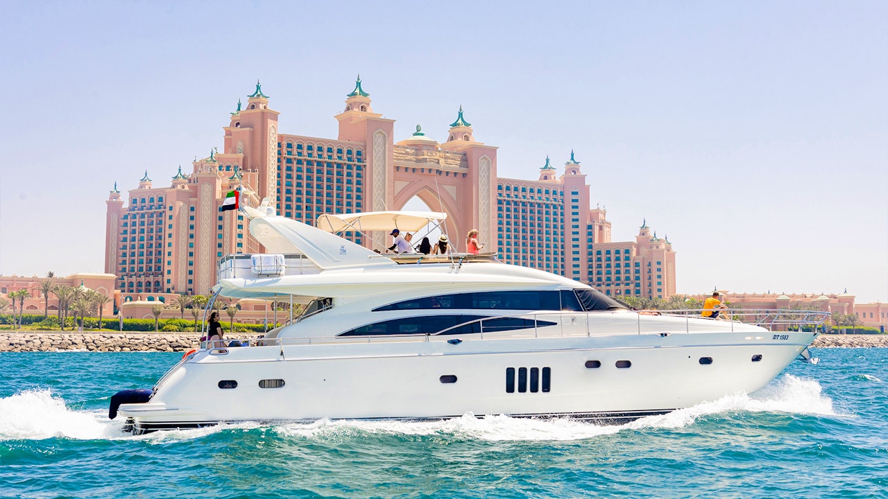 Luxury Yacht Sharing Tour with Extended Burj Al Arab Experience Category