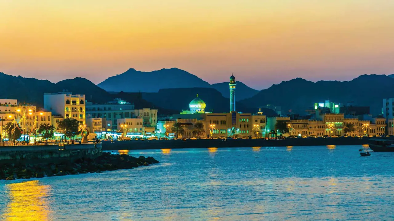 Discover Muscat by night half day tour & Dine experience