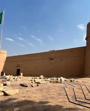 Old Town Riyadh & Sky Bridge Tour with Transfer