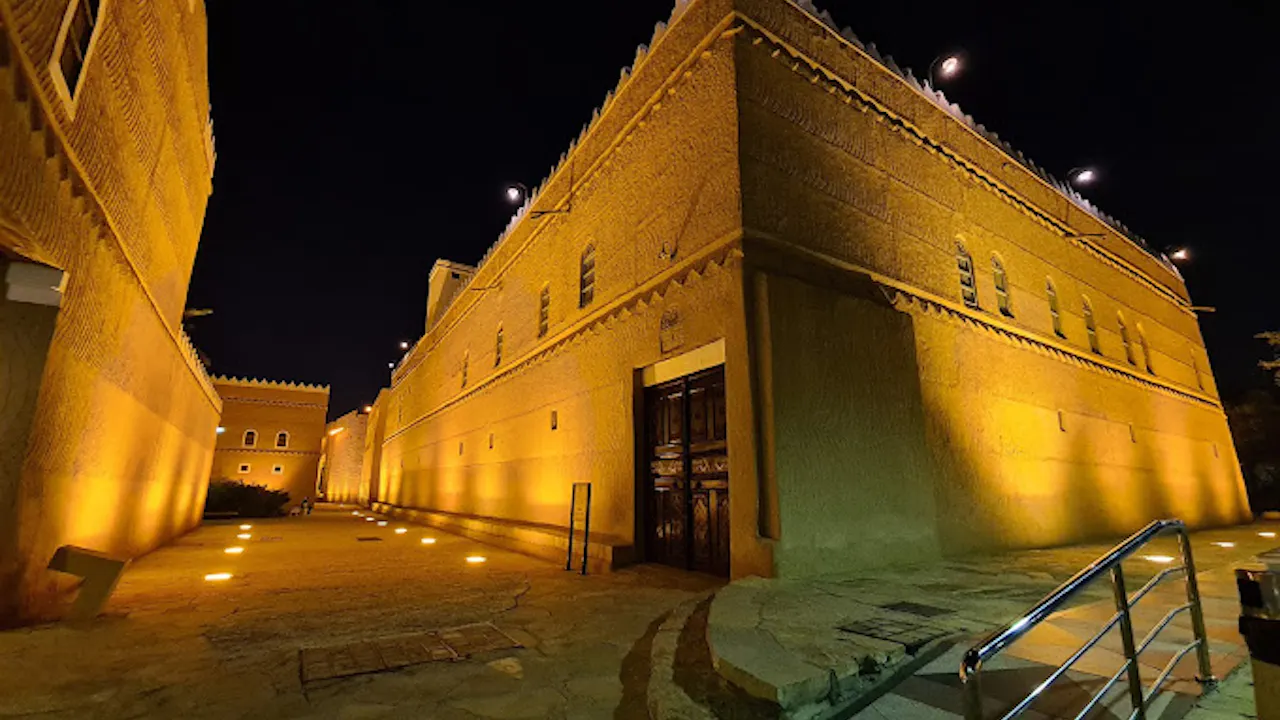 Riyadh : Full Day Guided City Tour with Transfer Thrillark