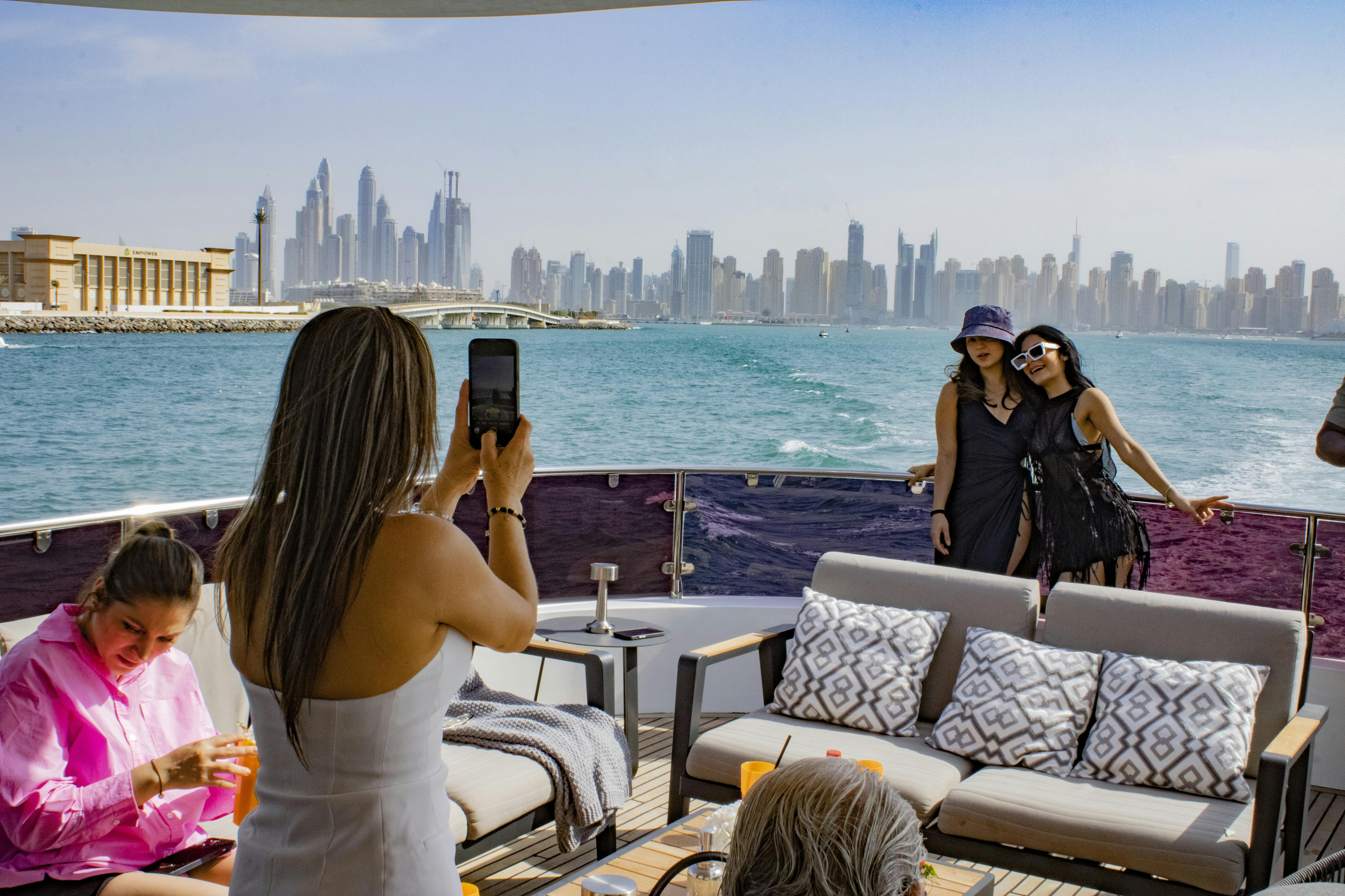 Luxury Super Yacht Experience With Unlimited Premium Beverages 