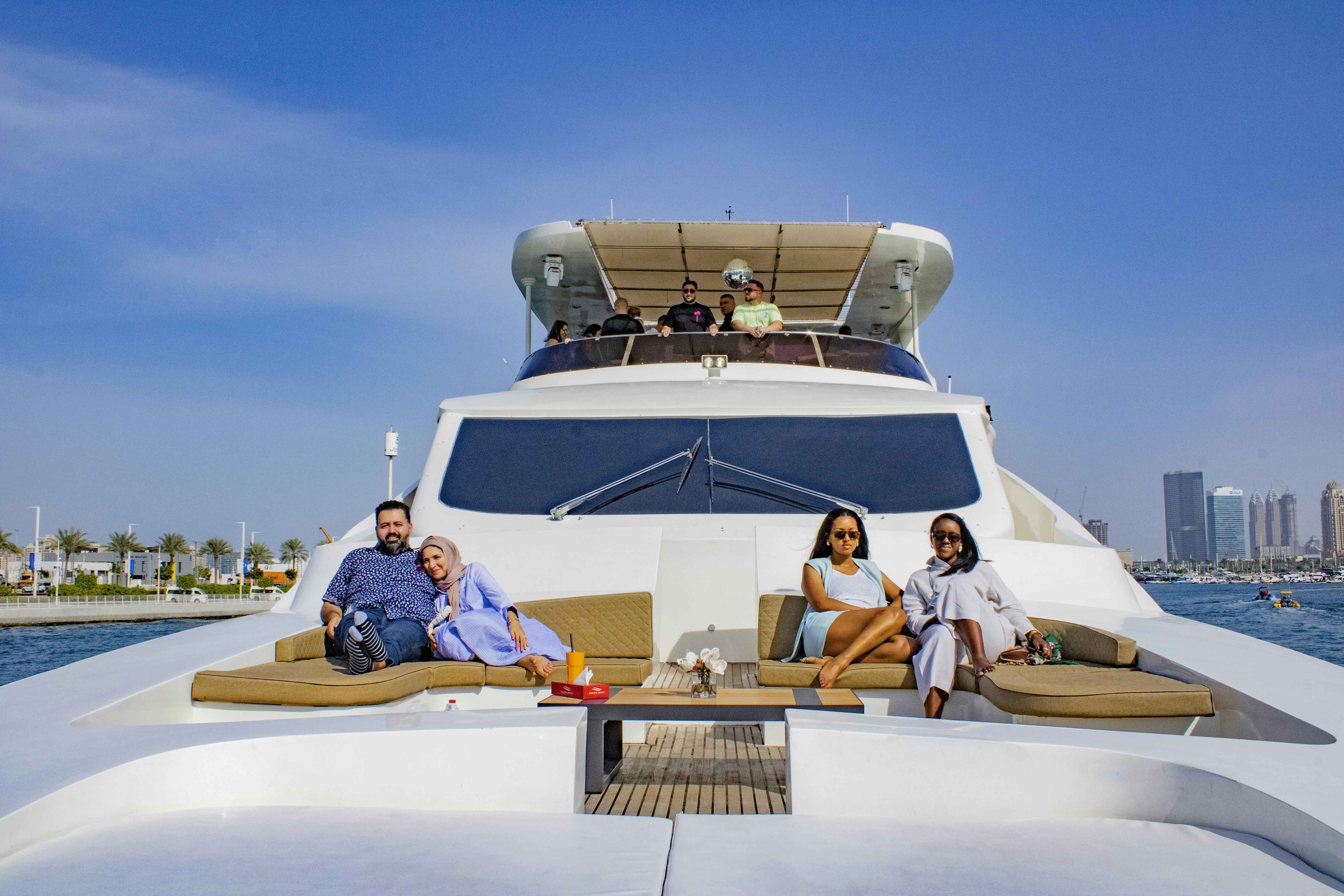 Luxury Super Yacht Experience With Unlimited Premium Beverages 