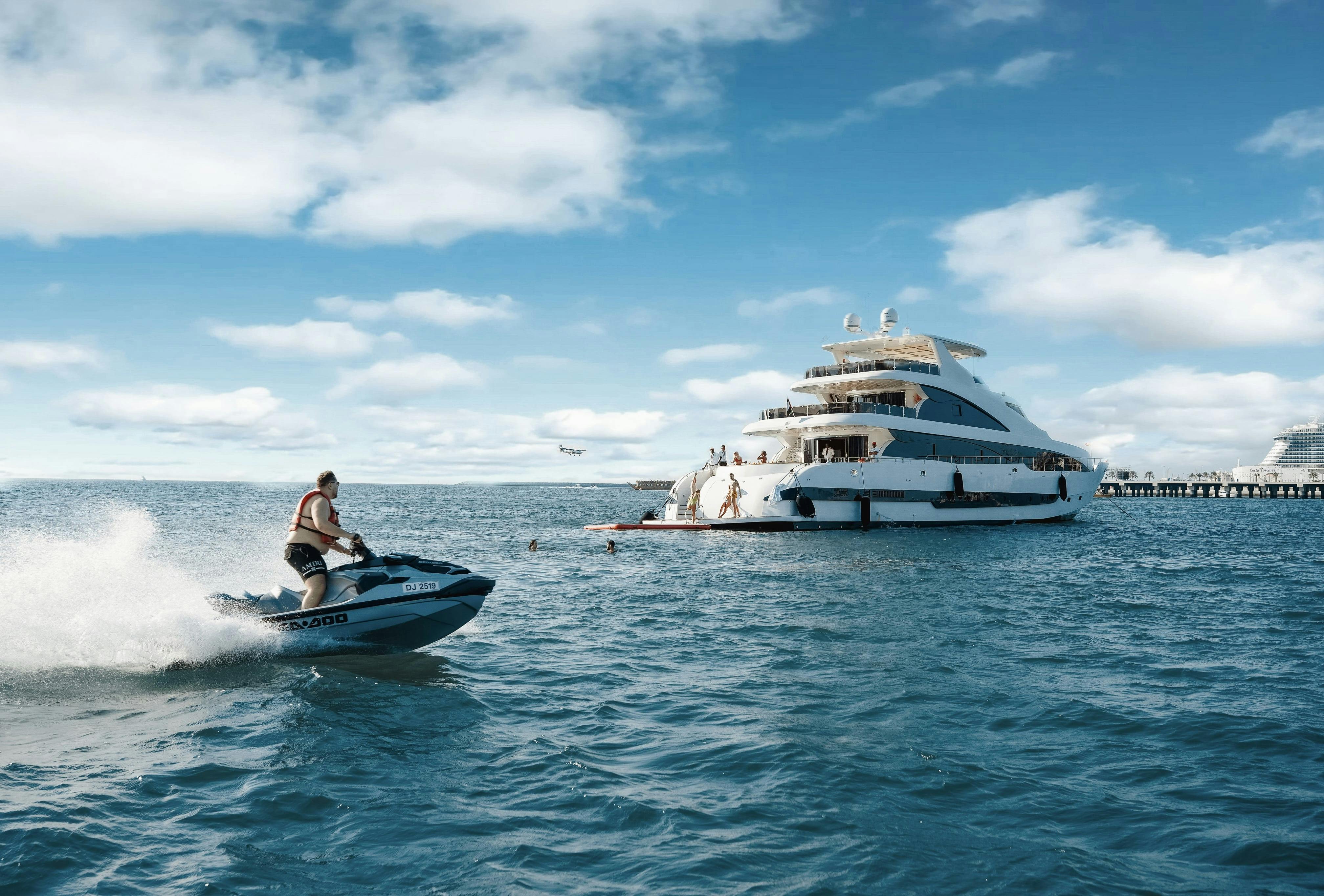 3-Hour Luxury Super Yacht Experience with Unlimited Alcohol Category