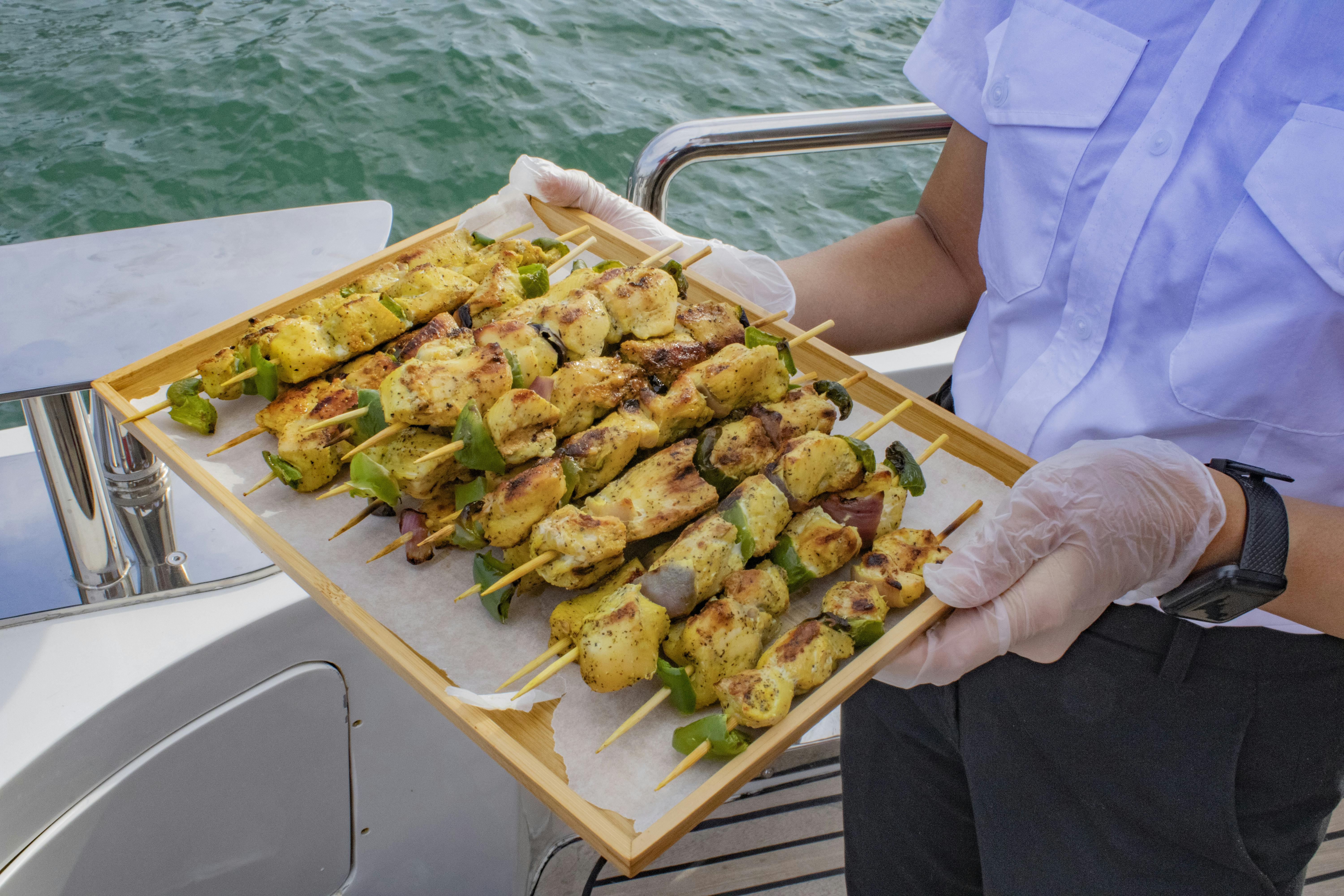 Luxury Super Yacht Experience With Unlimited Premium Beverages 