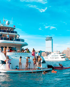3-Hour Luxury Super Yacht Experience with Unlimited Alcohol