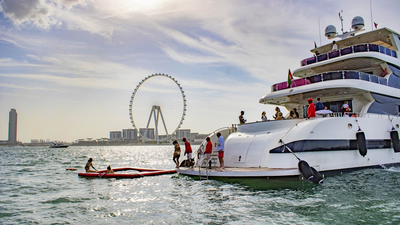 Luxury Super Yacht Experience With Unlimited Premium Beverages Price