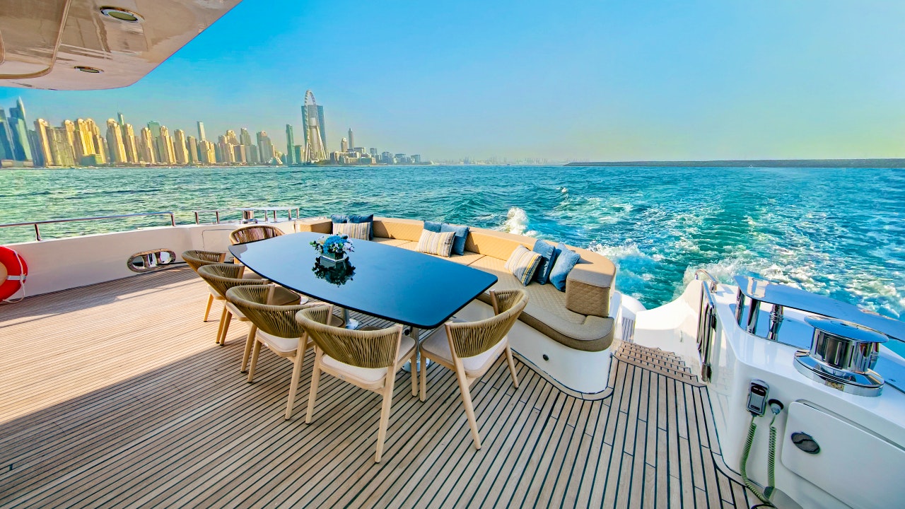 Luxury Super Yacht Experience With Unlimited Premium Beverages Category
