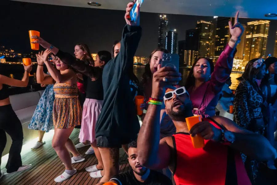 Dubai Marina Yacht Party With BBQ & Unlimited Premium Beverages Review