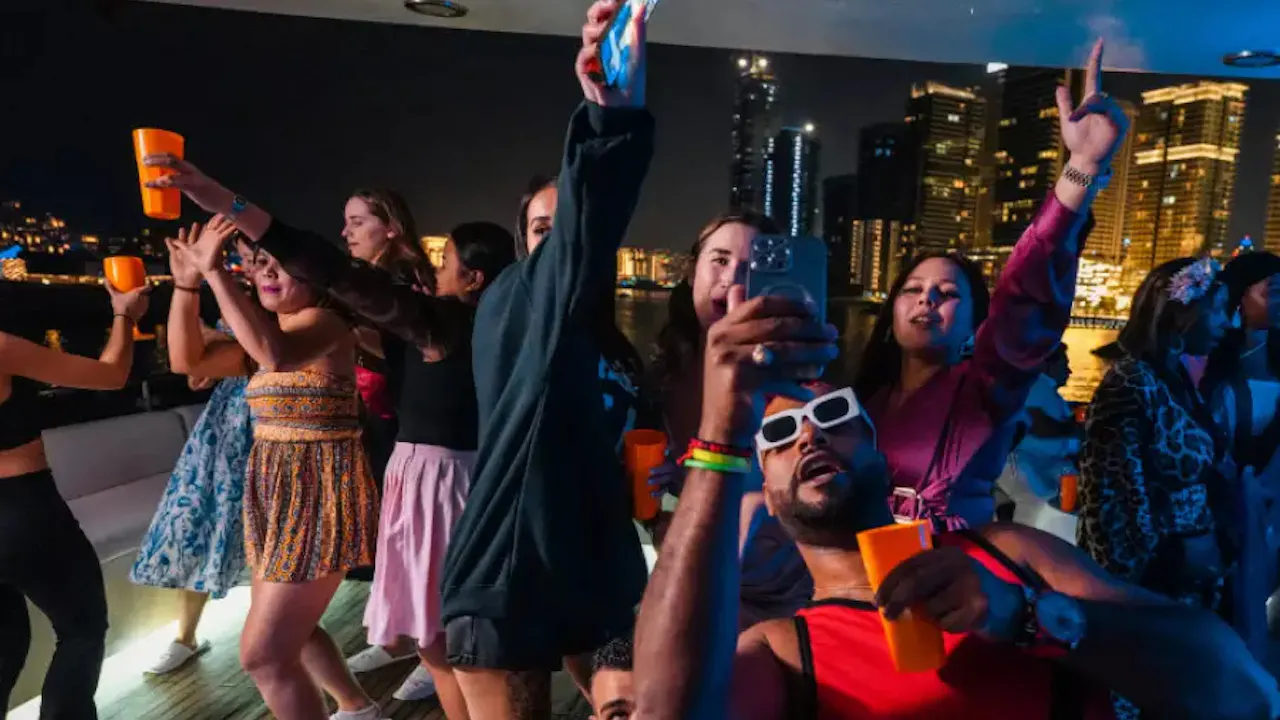Dubai Marina Yacht Party With BBQ & Unlimited Premium Beverages Review