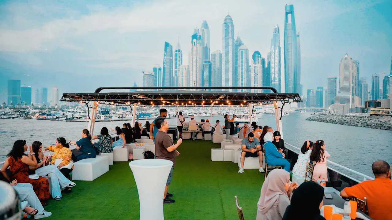 1-Hour Dubai Marina & Ain Dubai Cruise with Complimentary Drinks Thrillark