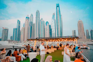 1-Hour Dubai Marina & Ain Dubai Cruise with Complimentary Drinks