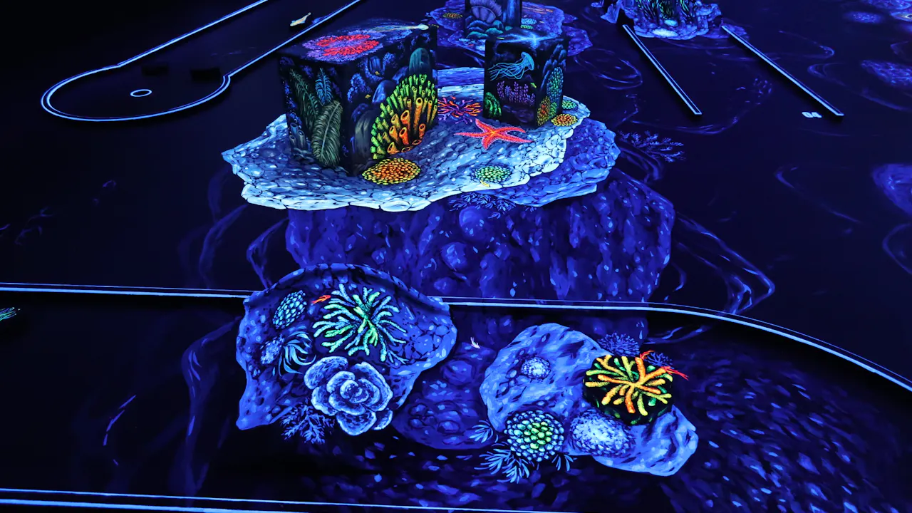 3D Blacklight Minigolf