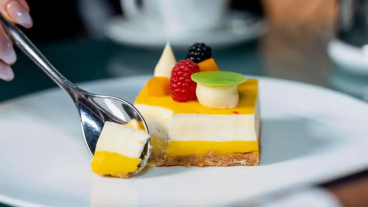 Riyadh Dining Experience at The Globe Restaurant with Transfers