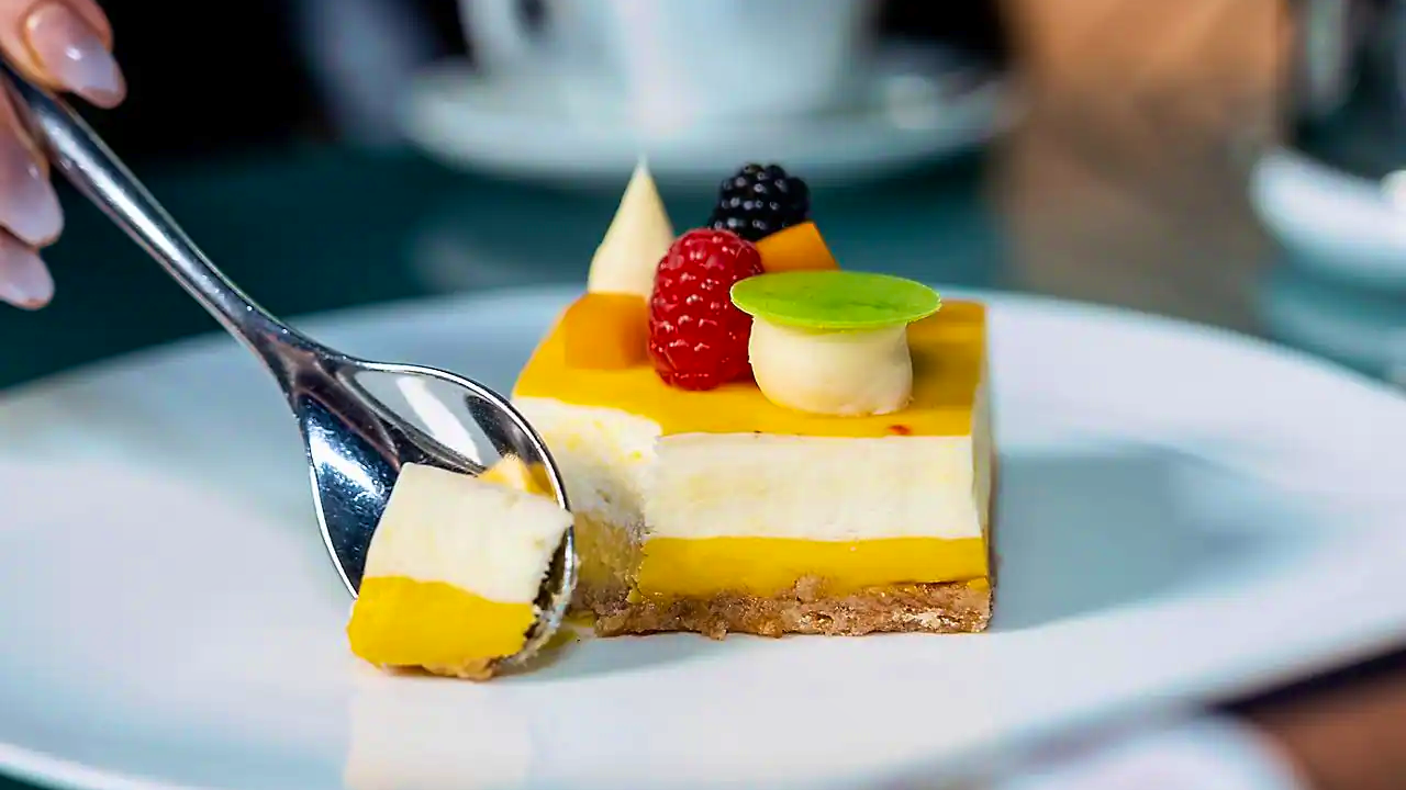 Riyadh Dining Experience at The Globe Restaurant with Transfers