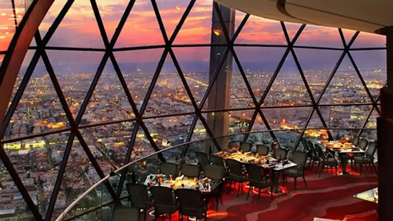 Riyadh Dining Experience at The Globe Restaurant with Transfers