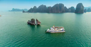 Ha Long Bay Luxury Cruise with Buffet Lunch & Kayak Experience