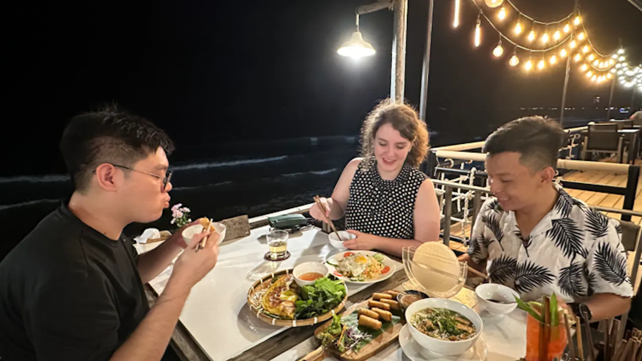 Mui Ne 2-Day Guided Beach Experience with Accommodation Ticket